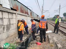 Heboh Warga Bobol Pagar Pembatas Jalur KA di Pasar Baru, KAI: Dilarang Keras!