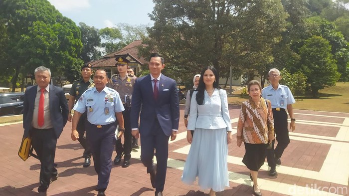 Agus Harimurti Yudhoyono atau AHY saat berkunjung di SMA TAruna Nusantara, Senin (2/9/2024).