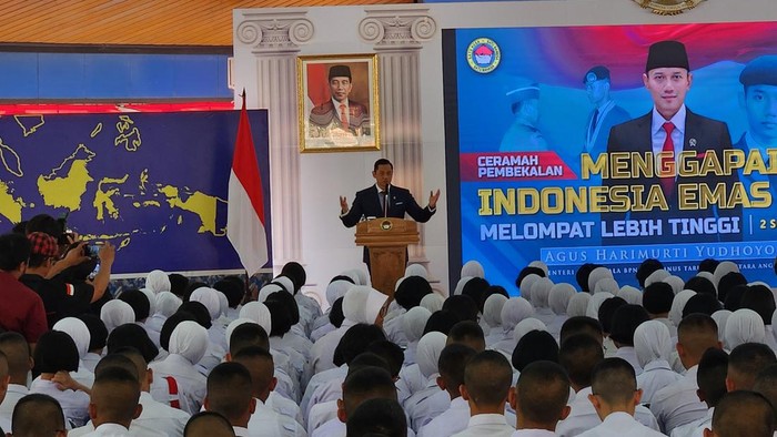 AHY bersama Annisa Pohan di SMA Taruna Nusantara (Adrial/detikcom)