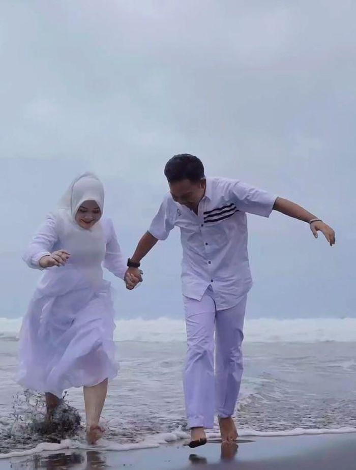 Alam Ngabretz dan Sara (Alsa) Alam Ngabretz dan Sara (Alsa)