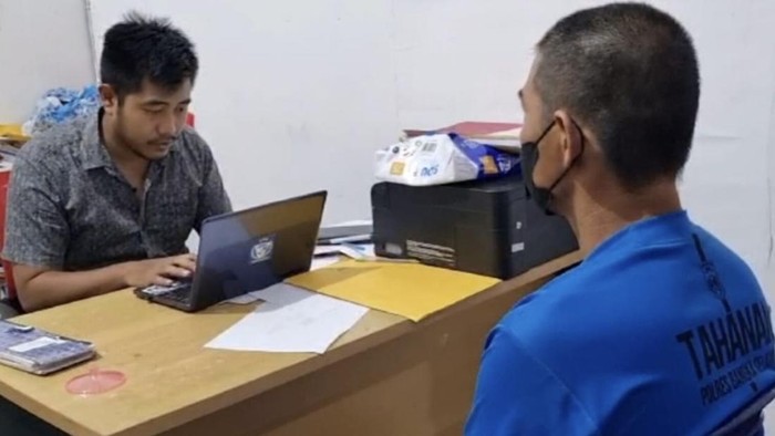 Ayah yang siksa putri kandung saat diperiksa polisi atas kasus KDRT terhadap istri sirinya