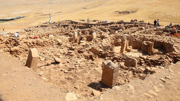 SANLIURFA, TURKIYE - AUGUST 29: A view of the figure of a running wild donkey carved on stone from the Neolithic period during excavations at Karahantepe in Sanliurfa, Turkiye on August 29, 2024. During excavations at Karahantepe, a Neolithic-era stone carving of a running wild donkey was unearthed. The 2024 excavations at Karahantepe are ongoing, revealing more than 250 Neolithic 'T'-shaped obelisks. (Photo by Muslum Etgu/Anadolu via Getty Images)