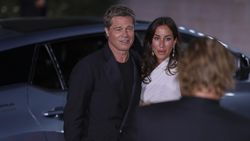 Potret Ines de Ramon, Makin Lengket dengan Brad Pitt