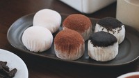 Artisan bakery di Bandung dan Jakarta, Lot Butter juga punya daifuku istimewa. Rasanya ada stroberi dengan whipped cream, cookies and cream, dan cocoa stroberi. Foto: lot.butter