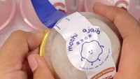 Mochi Ajaib memasok daifuku ke Family Mart, Food Hall, hingga K3Mart. Mochi ini punya varian rasa tiramisu, cokelat, stroberi, matcha, salted caramel, hingga lemon cheese yang unik. Foto: mochi.ajaib