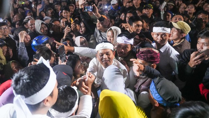 Dedi Mulyadi saat bertemu warga Cimahi