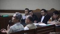 Helena selaku Beneficial Owner dan Manager Marketing PT Quantum Skyline Exchange dengan sengaja memberi bantuan kepada Harvey Moeis yang mewakili PT Refined Bangka Tin, Suparta selaku Direktur Utama PT Refined Bangka Tin, Tamron selaku Beneficial Owner CV Venus Inti Perkasa dan PT Menara Cipta Mulia, Robert Indarto selaku Direktur PT Sariwiguna Binasentosa, Suwito Gunawan selaku Beneficiary Owner PT Stanindo Inti Perkasa, Fandy Lingga selaku Marketing PT Tinindo Internusa dan Rosalina selaku General Manager Operasional PT Tinindo Internusa pada waktu kejahatan tindak pidana pencucian uang.