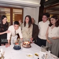 Di perayaan ulang tahun tersebut, Al dan Dul juga terlihat mengajak serta kekasih mereka. Al mengajak Alyssa Daguise dan Dul mengajak Tissa Biani. Namun hanya El dan Syifa yang tampak mengenakan busana kompak senada. Foto: YouTube/Maia Aleldul TV