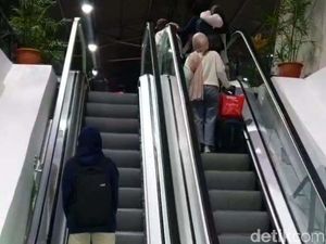 Di Mana Lokasi Eskalator Pertama di Indonesia? Ini Tempatnya