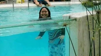 Ini bukan trik sulap...hanya pembiasan. Foto: Reddit