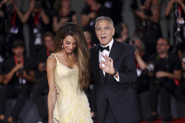 “Aku sepenuhnya setuju dengan presiden saat ini. Kita harus membuat Amerika hebat kembali. Kita akan mulai pada bulan November,” merujuk pada pemilihan preside yang akan datang kepada The Hollywood Reporter.Foto: Joel C Ryan/Invision/AP