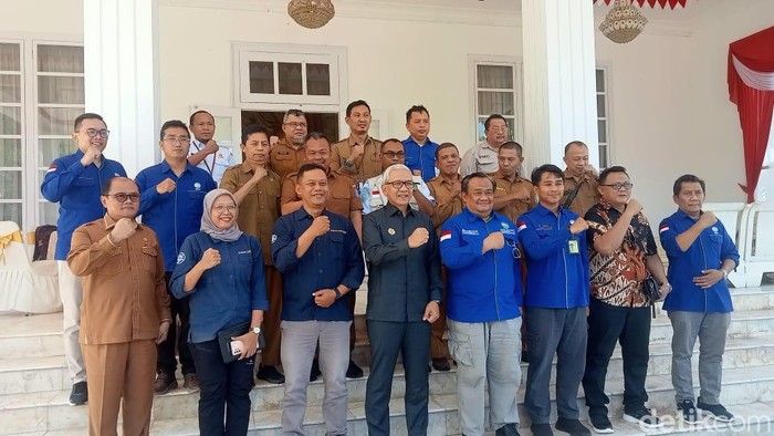 Pemerintah Provinsi (Pemprov) Gorontalo akan menunggu hasil riset penelitian dari Badan Meteorologi Klimatologi dan Geofisika (BMKG) dalam menghadapi dampak gempa megathrust.