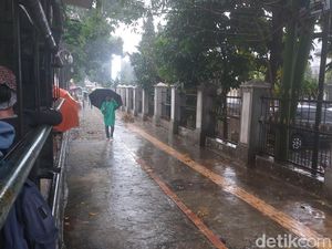 Musim Hujan 2025/2026 Datang Lebih Cepat dan Lama, Ini Peringatan BMKG