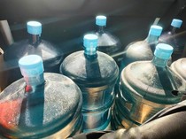 Masih Dapat Galon Tua dan Kusam? Konsumen Bisa Tolak dan Lapor ke Sini