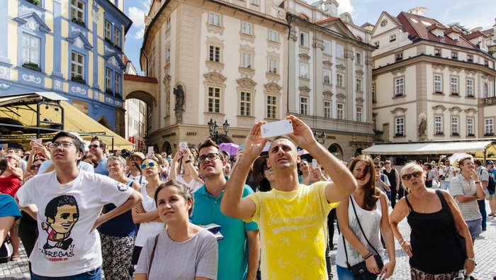 Ilustrasi overtourism di Praha