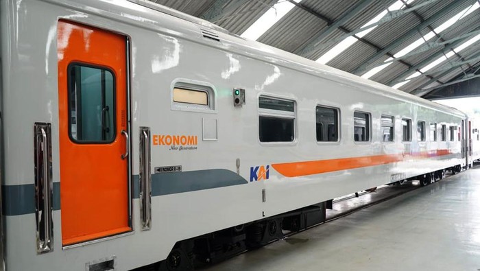 KA Menoreh Beroperasi Gunakan Rangkaian New Generation Versi Modifikasi KAI Daop 1 Jakarta mengoperasikan kereta ekonomi new generation versi modifikasi pada KA  226F (KA Menoreh relasi Pasar Senen-Semarang Tawang Bank Jateng) dan KA 225F (KA Menoreh relasi Semarang Tawang Bank Jateng-Pasarsenen) terhitung mulai 1 September 2024 kemarin.