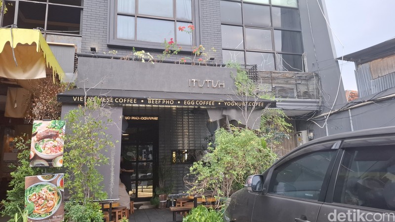 Itutuh: Pho dengan Iga Sapi dan Banh Mi Rasa Autentik Vietnam