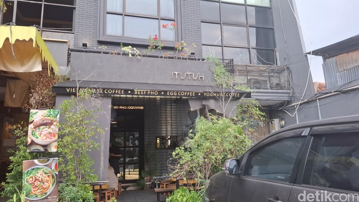 Itutuh Itutuh: Pho dengan Iga Sapi dan Banh Mi Rasa Autentik Vietnam