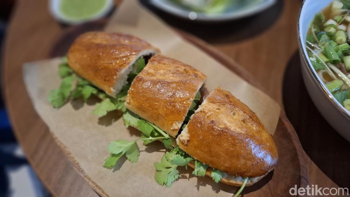 Itutuh: Pho dengan Iga Sapi dan Banh Mi Rasa Autentik Vietnam