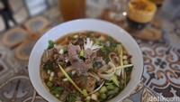 Begitu pula dengan pho khas Itutuh yang ramai diperbincangkan. Demi phonya yang segar, banyak food vlogger yang rela mendatangi restoran ini. Foto: detikcom/Diah Afrilian