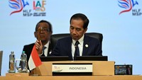 Jokowi membuka KTT HLF MSP dan IAF di Bali. Forum Indonesia-Afrika ke-2 mengundang kepala negara Afrika dan ratusan peserta dari berbagai kalangan. Antara Foto/Media Center IAF II-HLF MSP/Galih Pradipta.