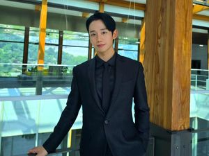 Jung Hae In Lanjut Kontrak dengan FNC Entertainment