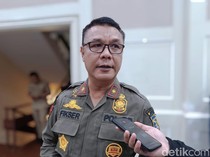 APK Menjamur Pekan Terakhir Kampanye di Surabaya, Terbanyak Dipaku Pohon