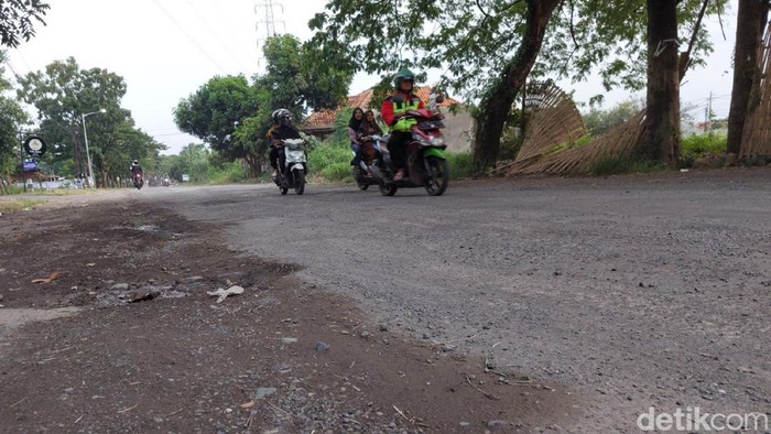 Kondisi jalanan di Kabupaten Cirebon
