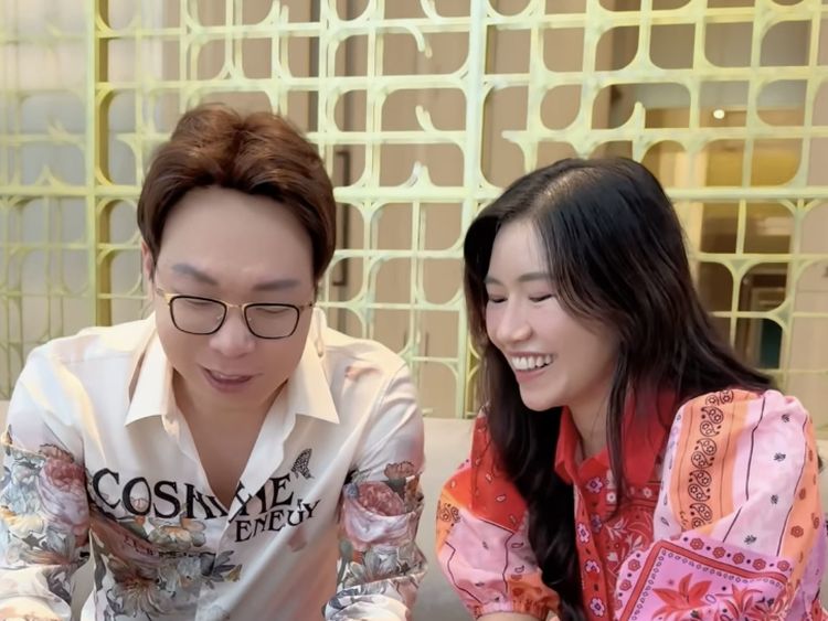 Kulineran Seru dr. Richard Lee, Cicip Mooncake Mahal hingga Dessert di China