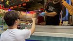 Kulineran Seru dr. Richard Lee, Cicip Mooncake Mahal hingga Dessert di China