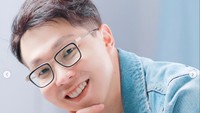 dr. Richard Lee belum lama ini menjadi perbincangan karena ada laporan terkait produk skincarenya. Ada yang melaporkan bahwa terdapat bahan berbahaya di dalam brand skincarenya. Foto: Instagram @dr.richars_lee