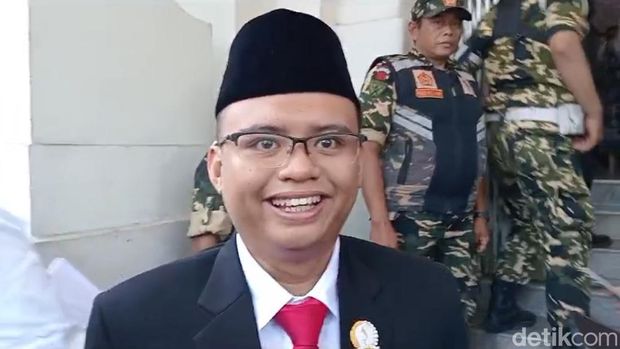 Maula Akbar Mulyadi Putra (25), putra sulung Dedi Mulyadi