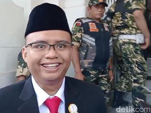 Dilantik Jadi Anggota DPRD Jabar, Maula Akbar Ikuti Jejak Sang Ayah