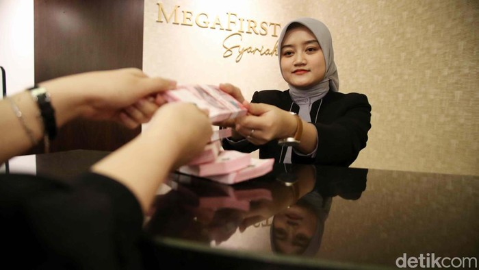 Melihat Layanan MegaFirst Syariah Bank Mega Syariah menghadirkan MegaFirst Syariah. Sebuah layanan eksklusif yang dirancang memenuhi kebutuhan layanan finansial bagi nasabah premium.