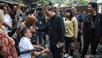 Calon Gubernur Jakarta Pramono Anung bertemu warga di Rumah Cemara, Gondangdia, Menteng, Jakarta Pusat, Senin (2/9/2024). 