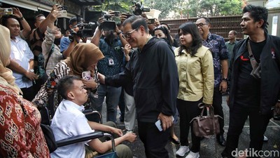 Momen Pramono Anung Bertemu Penyandang Disabilitas di Rumah Cemara