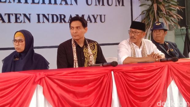 Pasangan bakal calon Lucky Hakim dan Syaefudin