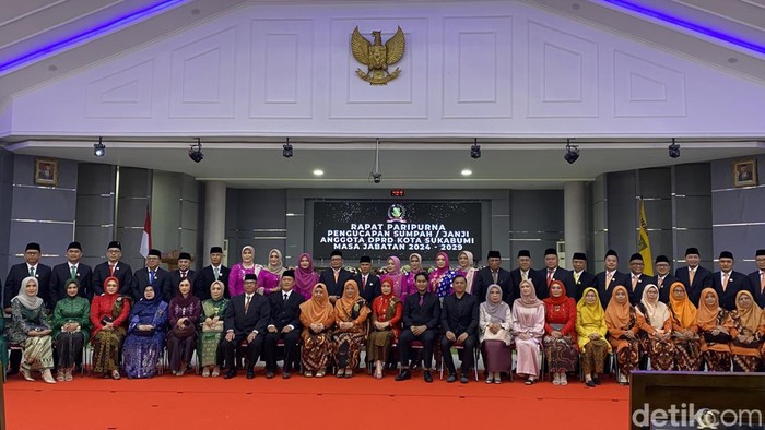 Pelantikan Anggota DPRD Kota Sukabumi.