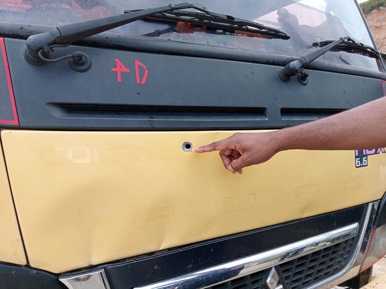 Penampakan Truk di Dogiyai Ditembak OTK hingga 1 Penumpang Luka
