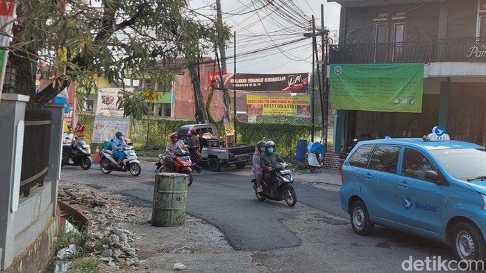 Penampakan terkini perbaikan Jalan Jatinangor-Bandung.