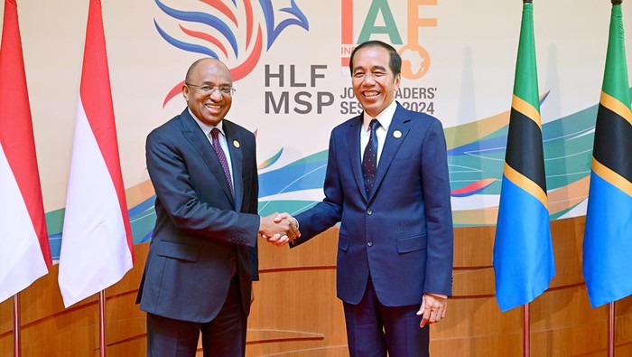 Presiden Joko Widodo (Jokowi) melakukan pertemuan bilateral dengan Presiden Zanzibar Hussein Ali Mwinyi, di Ruang Casablanca, Hotel Mulia, Nusa Dua, Bali (Foto: Muchlis Jr - Biro Pers Sekretariat Presiden)