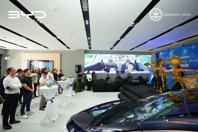 PT Harmoni Makmur Indonesia melalui Harmony Auto Group, memperluas bisnisnya ke Pulau Dewata, Bali, dengan meresmikan dealer BYD pertamanya di Bali.