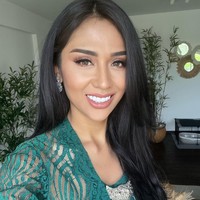 Butuh waktu untuk mereka benar-benar menerima karena kami Muslim. Tapi ibuku sekarang mengerti aku dan ayahku ketika dia berkunjung ke tempat kerjaku dia mengerti aku tidak melakukan hal yang ilegal, pelan-pelan mereka bisa menerimaku, ujarnya dilansir 8days. Foto: Instagram Qatrisha Zairyah