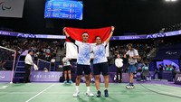 La Chapelle Arena, Paris, Senin (2/9/2024), Ramdani/Ratri mampu memetik kemenangan pada gim pertama. Dalam durasi 11 menit, mereka mengatasi perlawanan Fredy/Khalimatus. Gim kedua berjalan, Ramdani/Leani terus unggul atas Fredy/Khalimatus. Saat interval, mereka unggul 11-7.