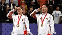 Indonesia juga mempunyai peluang merebut emas di nomor tunggal putri SL4. Leani akan melawan wakil China, Cheng He Fang, dalam pertandingan yang akan digelar pada sore ini.