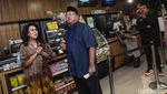 Rano Karno Sapa Ojol dan Temui Owner Pisang Bu Nanik