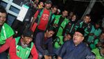 Rano Karno Sapa Ojol dan Temui Owner Pisang Bu Nanik