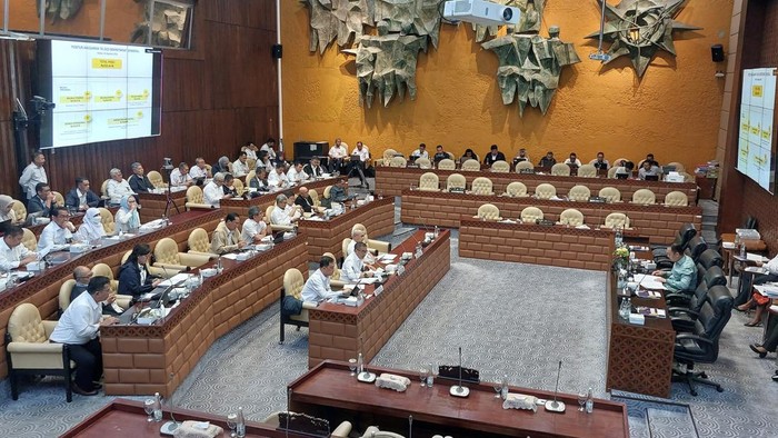 RDP Komisi V dengan BPIW Kementerian PUPR