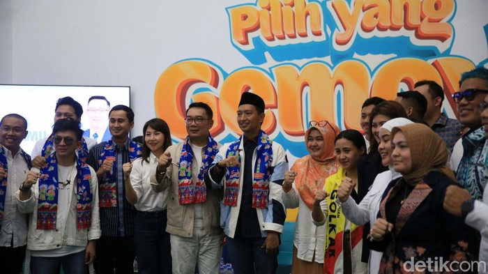 RK-Suswono Resmi Didukung TKN Fanta Ridwan Kamil mengunjungi markas TKN Fanta. Tim Kemenangan Nasional (TKN) Pemilih Muda Prabowo-Gibran itu menyatakan dukungan untuk Ridwan Kamil-Suswono.