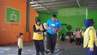 Olahraga basket ini diharapkan dapat meningkatkan kemampuan motorik kasar, mengasah fokus, belajar memahami instruksi, menambah rasa percaya diri, mengasah respons, imajinasi, dan keberanian bersosialisasi. Dan yang terpenting adalah, agar badan sehat, kuat, dan hati riang gembira. Foto: (Dokumentasi Semarang Muslimah Basketball)